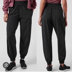Athleta savannah jogger in black size 6 casual comfy travel Athleisure
